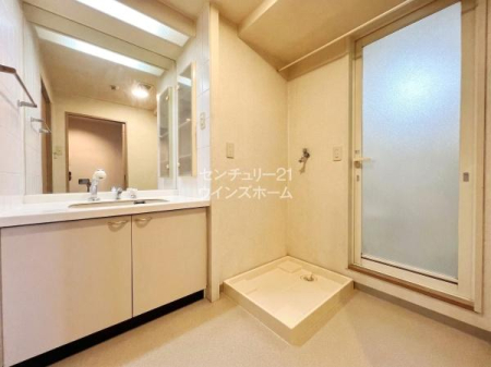 ���ʑ�E���ʏ� ���C�h�~���[�̐��ʉ��ϑ��2�l����Ŏg���ĖZ�������̏a�؂������ł������ł��I���ʃ{�E���̗��T�C�h�ɂ͍L�߂̃h���C�G���A������̂ŁA�Ό��≻�ϕi�Ȃǂ�u���Ă����܂��B��CG�Ő��ʗp����������H�ς�