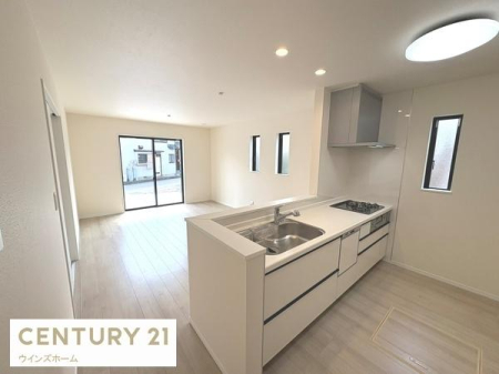 �L�b�`�� �J�����̂���ΖʃJ�E���^�[�L�b�`�����̗p�B���r���O�E�_�C�j���O�Ƃ̈�̊�������A�q�ǂ��������A���Ƒ��Ƃ̂Ȃ���������Ȃ��炨�������y���߂܂��B