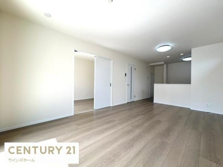 ���r���O ���邭�J���I�ȃ��r���O�����́B���R���ɕ�܂��S�n�悢��ԂŁA���X�̕�炵�����L���ɂȂ�܂��B