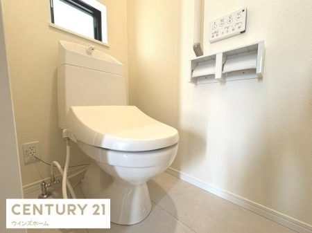 �g�C�� �g�C���͂P�E2�K�ɐݒu����Ă���A�������֍��t���̐����ȃg�C���B���t���Ŋ��C���ł��܂��B