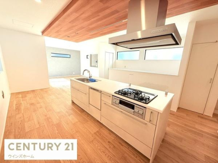 �L�b�`�� �X�^�C���b�V���ȃV�X�e���L�b�`���́A���[�͂Ƌ@�\�������˔����A�������y�����Ȃ��ԁB���r���O�ƂȂ��郌�C�A�E�g�����͂ł��I