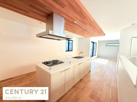 �L�b�`�� �f�U�C�����E�@�\���ɗD�ꂽ�A�C�����h�L�b�`���̓��r���O�ɂ��邨�q���܂̗l�q�����ł��m�F�ł��܂��I�p���g���[�������I