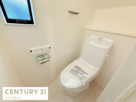 �g�C�� �g�C���͂P�E2�K�ɐݒu����Ă���A�������֍��t���̐����ȃg�C���B���t���Ŋ��C���ł��܂��B