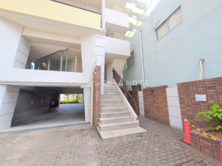 �G���g�����X -