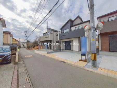 �O�ʓ��H�܂ތ��n�ʐ^ -