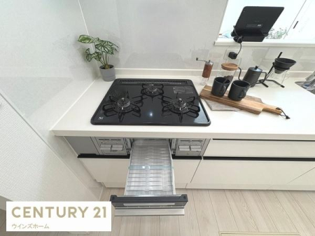 �L�b�`�� 3���K�X�R�����{�O�������̗p���A�����������\�B�������̌������オ��@�\�I�Ő������̂���L�b�`���B