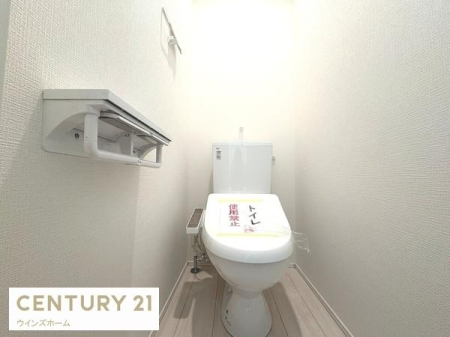 �g�C�� �g�C���͂P�E2�K�ɐݒu����Ă���A�������֍��t���̐����ȃg�C���B