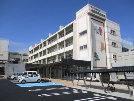 ���ӊ� �y���w�Z�z�������܎s���^��{�����w�Z�F300�u