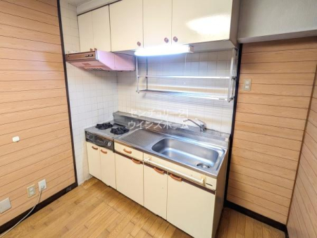 �L�b�`�� �V�X�e���L�b�`���͂������ɏW���ł���Ǖt���^�C�v���̗p���܂����I�݌˒I������̂ŕۑ��H��傫���L�b�`���p��Ȃǂ����Ă����ĕ֗��ł��I