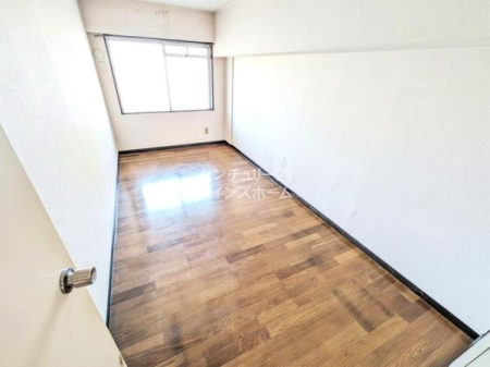 �m�� ���r���O�ɂ͗m�����אڂ��Ă��܂��B�����˂��J������΃_�C�j���O�ƕ����čL�X��Ԃɑ��ς��I���q�l�������������͕������L���āA�傫�ȗV����u����̂ł̂т̂тƗV�΂��Ă������܂��I