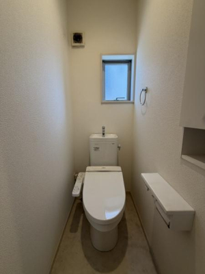 �g�C�� �g�C����1�K��2�K�ɂ���܂��B���t���Ŋ��C���\���ɍs���܂��I