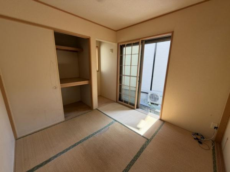 �a�� ���r���O�ƂȂ���5���̘a���́A�����J����Έ�̊�����L�X�Ƃ�����ԂɁB�����Ȃ��q�l�̗V�я��A�}�ȗ��q���̋q�ԁA�e�����[�N�X�y�[�X�ȂǗp�r�͑��ʂł��B