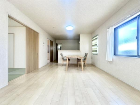 ���r���O ���R�����ӂ�閾�邢���r���O�B16���̍L�X��Ԃ͂̂т̂тƂ����Ƒ����Ԃ����o�B�Ƒ��̉�b�����R�Ɛ��܂��A���������݂̂���LDK�ł��I