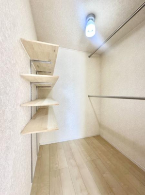 ���[ �[�˂��ݒu����Ă��܂��I�G�߂��̂������Ղ���[�ł��A���������X�b�L���Еt���܂��I