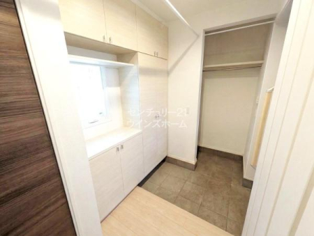 ���� ���ւɂ̓V���[�Y�N���[�N��݂��܂����I���i�����C�͎��o���₷�����ʔ��ɁA�G�ߊO�̌C����ʂ̓��p�̌C�̓V���[�Y�N���[�N�̒��ցB�P��x�r�[�J�[�Ȃǂ������Ɏ��[�ł��܂��I��CG�ŉƍ�����������Ă��܂�