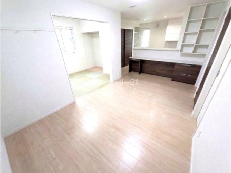 ���r���O ���邢�z�F�ŗD�������͋C��LDK�B�S�ʂɏ��g�[���������Ă���̂Ŋ��������ɂ����ł����������K�ł��I���Ƒ������R�ƏW�܂�e���̋�Ԃ����񋟂��܂��I��CG�ŉƍ�����������Ă��܂�