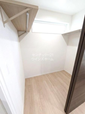 ���[ ���[�X�y�[�X�����ƑI�т̑厖�ȃ|�C���g�B��Q���ɂ̓E�H�[�N�C���N���[�[�b�g��ݒu���܂����I��e�ʂ̃N���[�[�b�g�Ȃ̂ŗm�������łȂ��X�[�c�P�[�X�⏬���Ȃǂ����[�ł��܂��I��CG�ŉƍ�����������Ă��܂�