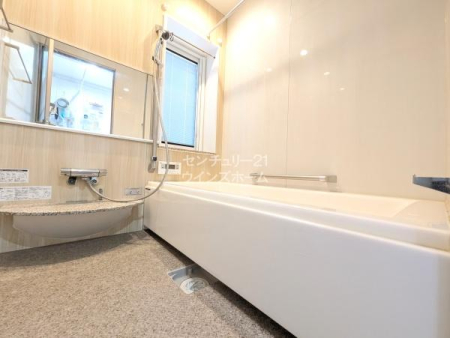 ���� �o�X���[���͐g�̂�􂤂����łȂ�����̔���������났�̏ꏊ�ł��B�����ɂ����g�[���������Ă���̂ŁA�����~�̎������q���b�Ƃ��邱�ƂȂ����K�I�q�[�g�V���b�N�̗\�h�ɂ��Ȃ�܂��ˁB