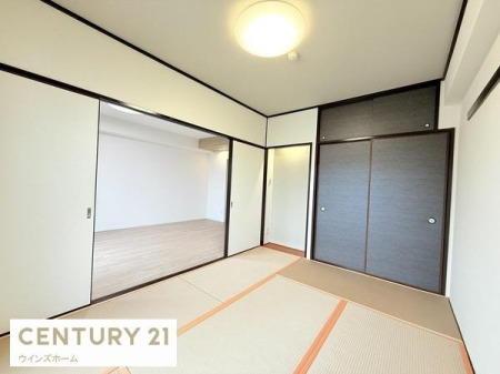 �a�� 6���a���͉���������������A���r���O�ƂȂ��鑱���Ԏd�l�B�����Q��q�ԂƂ��Ă��d�󂵂܂��B