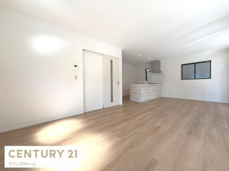 ���r���O 20������LDK�͉Ƒ��S�����������Ƃ��낰���Ԃł��B�傫�ȑ�����͍̌������Ղ�A��������閾�邢���r���O�ł��I
