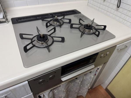 �L�b�`�� 3���K�X�R�����{�O�������̗p���A�����������\�B�������̌������オ��@�\�I�Ő������̂���L�b�`���B