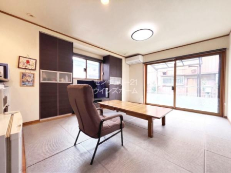 ���r���O ���Ƃ̎���ł���LDK��16���̂�Ƃ肠�鋏�Z��Ԃ��m�ہI�쓌���ɐ݂������C�h�E�C���h�E����z�����������ރ��r���O�́A���Ƒ������R�ƏW�܂�e���̋�ԂɂȂ肻���ł��B��CG�ŉƍ�����������Ă��܂�