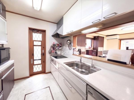 �L�b�`�� �r���g�C���H��@��IH�N�b�L���O�q�[�^�[�������������@�\�V�X�e���L�b�`���B�������������r���O�ɂ��邲�Ƒ��Ƃ̃R�~���j�P�[�V�������e�ސl�C�̑Ζʎ����̗p���܂����I��CG�ŉƍ�����������Ă��܂�