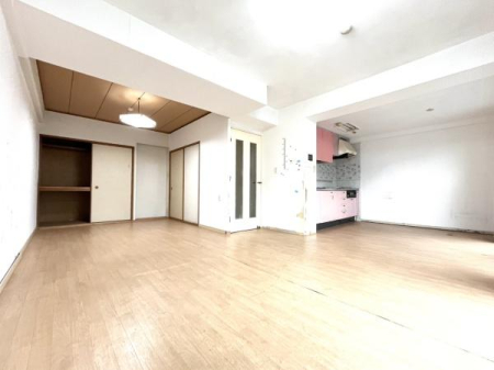 ���r���O -