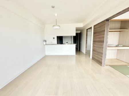 ���r���O �J�����̂��郊�r���O�_�C�j���O�B
�אڂ���a�m���ƈ�̗��p���\�ŁA��Ƃ肠���Ԃ����o���܂��B