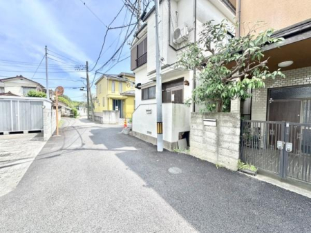 �O�ʓ��H�܂ތ��n�ʐ^ �Y��Ȑ��`�n�Ȃ̂ŁA�Ԏ�����]�ɓY���₷���ł��I���C�y�ɂ��₢���킹���������B