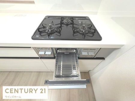 �L�b�`�� 3���K�X�R�����{�O�������̗p���A�����������\�B�������̌������オ��@�\�I�Ő������̂���L�b�`���B