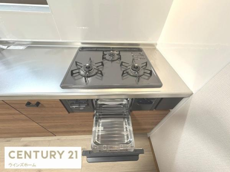 �L�b�`�� 3���K�X�R�����{�O�������̗p���A�����������\�B�������̌������オ��@�\�I�Ő������̂���L�b�`���B