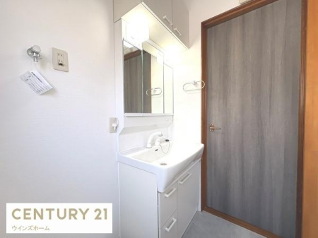 ���ʑ�E���ʏ� ���ʉ��ϑ�̓V���v���ł���Ȃ���@�\�������˔����A���K�ȃT�j�^���[��Ԃ����������܂��B�@���ʉ��ϑ�͐V�K�����ς݁I