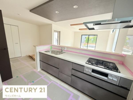 �L�b�`�� �J�����̂���ΖʃJ�E���^�[�L�b�`�����̗p�B�V���N�A������͍L�X�Ƃ��Ďg�����肪����܂��B���r���O�E�_�C�j���O�Ƃ̈�̊�������A���Ƒ��Ƃ̂Ȃ���������Ȃ��炨�������y���߂܂��B�i���z���j
