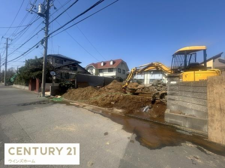 �O�ʓ��H�܂ތ��n�ʐ^ �O�ʓ��H�͓쑤������7.5���B�z�����闧�n�I