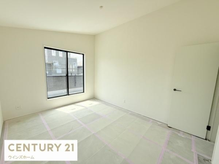 �m�� �o���R�j�[�ɖʂ����m����7.87���B�������聕���ʂ��̗ǂ��J���I�ȕ��͋C�I�E�H�[�N�C���N���[�[�b�g�����i���z���j��1�����ʐ^��