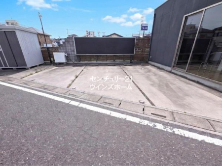 ���ԏ� ��Ƃ肠��~�n�ɂ����ԕ���3��\�ł�(�Ԏ�ɂ��)�I���q���₨�d���p�̎Ԃ����S���ĂƂ߂��܂��B�Z�J���h�J�[�ł͂Ȃ��o�C�N�⎩�]�Ԃ�u���Ă��ǂ��ł��ˁI