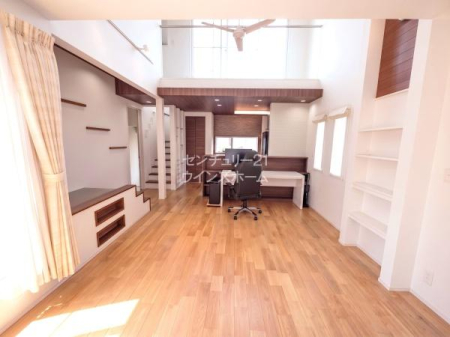 ���r���O LDK��18���Ƃ������I�����������Ȃ���Ƒ��̊炪������ΖʃL�b�`���ƃ_�C�j���O�A�����Ăʂ�����������閾�邢���r���O�������A�Ƒ��̂₳�����J���[�܂�Ԏ��ł��B��CG�ŉƍ�����������Ă��܂�