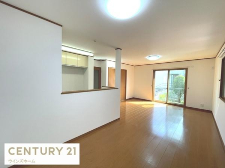 ���r���O ���R�����ӂ�閾�邢���r���O�B16.7���̍L�X��Ԃ͂̂т̂тƂ����Ƒ����Ԃ����o�B�Ƒ��̉�b�����R�Ɛ��܂��A���������݂̂���LDK�ł��I