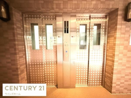 ���̑����p�� ���G������₷��2��ݒu�̃G���x�[�^�[�B�o���A�t���[�Ή��ŉ��K�Ȉړ����T�|�[�g���܂��B