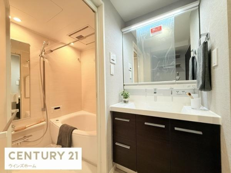 ���ʑ�E���ʏ� �V�K�����ς̍L�X�T�C�Y�̐��ʉ��ϑ�B���l���ނ≻�ϕi�ȂǍׁX�������̂����[�ł�����[������̂ŁA�X�b�L���Ƃ������ʎ���ɂȂ�܂�!
