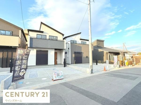 �O�ʓ��H�܂ތ��n�ʐ^ �O�ʓ��H�͓쑤6���B�Ԓʂ�̏��Ȃ��Z��n�B