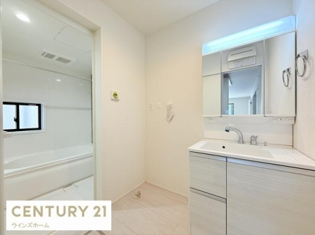 ���ʑ�E���ʏ� ���ʎ��͂�Ƃ肠��L���Ŗ����̏��������K�ł��B���ʑ���[�ɂ́A������p�i��X�L���P�A�p�i�Ȃǂ���������[�ł���悤�X�y�[�X���[�����Ă��܂��I