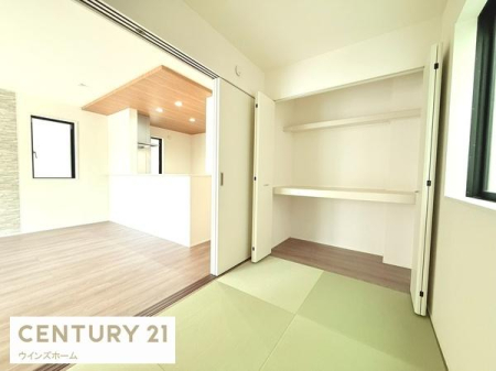 �a�� ���r���O�ƂȂ���3���̘a�m���́A�����J����Έ�̊�����L�X�Ƃ�����ԂɁB�����Ȃ��q�l�̗V�я��A�}�ȗ��q���̋q�ԁA�e�����[�N�X�y�[�X�ȂǗp�r�͑��ʂł��B