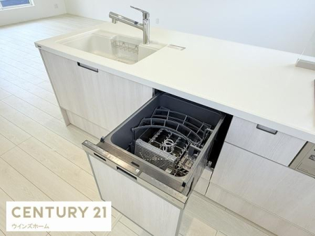 �L�b�`�� �r���g�C���H��@�t���̃V�X�e���L�b�`���ŉƎ��̕��S���y�����܂��B