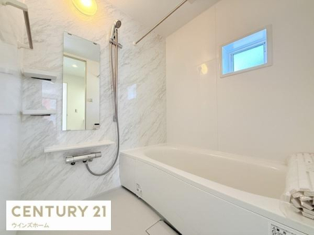 ���� �����t���Ŋ��C���₷�����邢�o�X���[���B���������g�[�@������A�J�̓��̐���ɂ��֗��B�������Ƃ��������ň���̔��������A�����������Ԃł��B