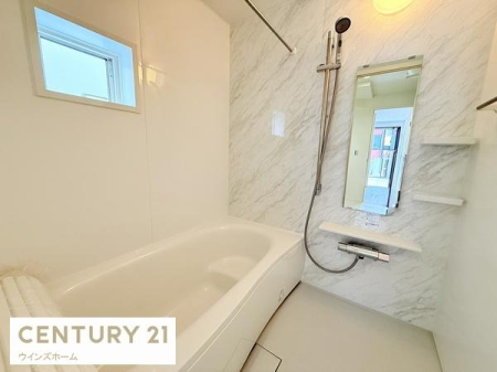 ���� �����t���Ŋ��C���₷�����邢�o�X���[���B���������g�[�@������A�J�̓��̐���ɂ��֗��B�������Ƃ��������ň���̔��������A�����������Ԃł��B