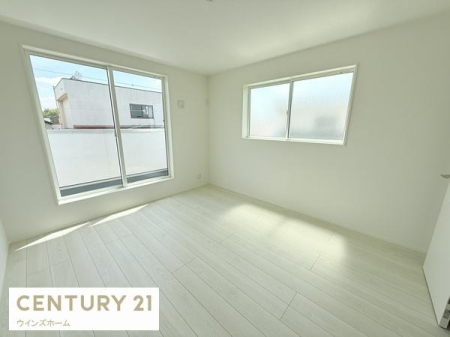 �m�� �o���R�j�[�ɖʂ���7.2���m���B��������ǍD�ȊJ���I�ȕ��͋C�ŁA�E�H�[�N�C���N���[�[�b�g�t���̂������͂��q�l�̕׋���Q���Ȃǎg�������R���݁I