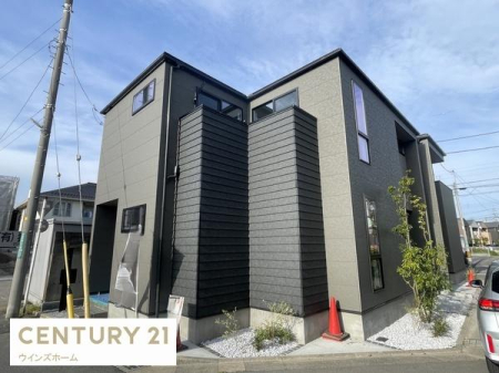 ���n�O�ώʐ^ JR�u�n�v�w�k��18���̗����������Z��X�B����6.1�~��6�������I�����A�ۈ牀�A�V���b�s���O���[�������߂��q��Đ��тɂ����X�X���̃G���A�ł��I