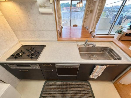 �L�b�`�� ���r���O�E�_�C�j���O�����n����ΖʃL�b�`���B�����������Ȃ��炲�Ƒ��Ƃ̉�b���e�݁A���R�ƃR�~���j�P�[�V���������܂��݌v�ł��B��CG�ɂĈꕔ���ו��������Ă���܂�